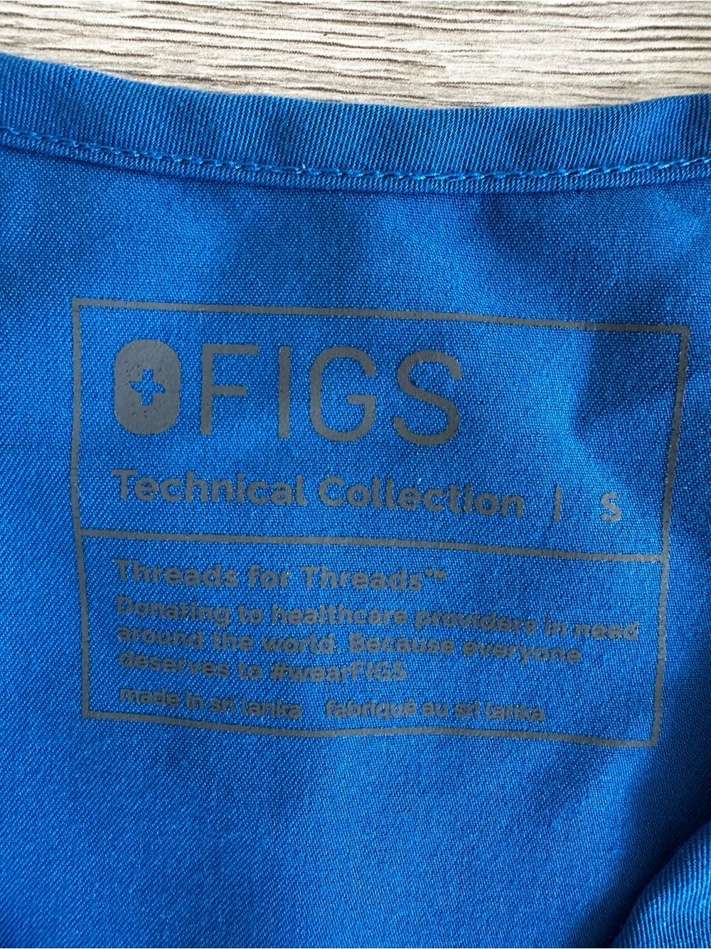 FIGS Royal Blue Catarina One-Pocket Scrub Top - Size S Technical Collection - Picture 3 of 5